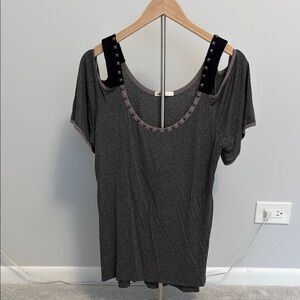 Capote Size L Women's Gray Studded Cold Shoulder Top In Excellent Condition